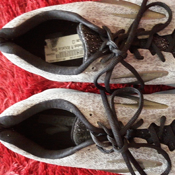 Reebok Athletic Shoes - Picture 4 of 9